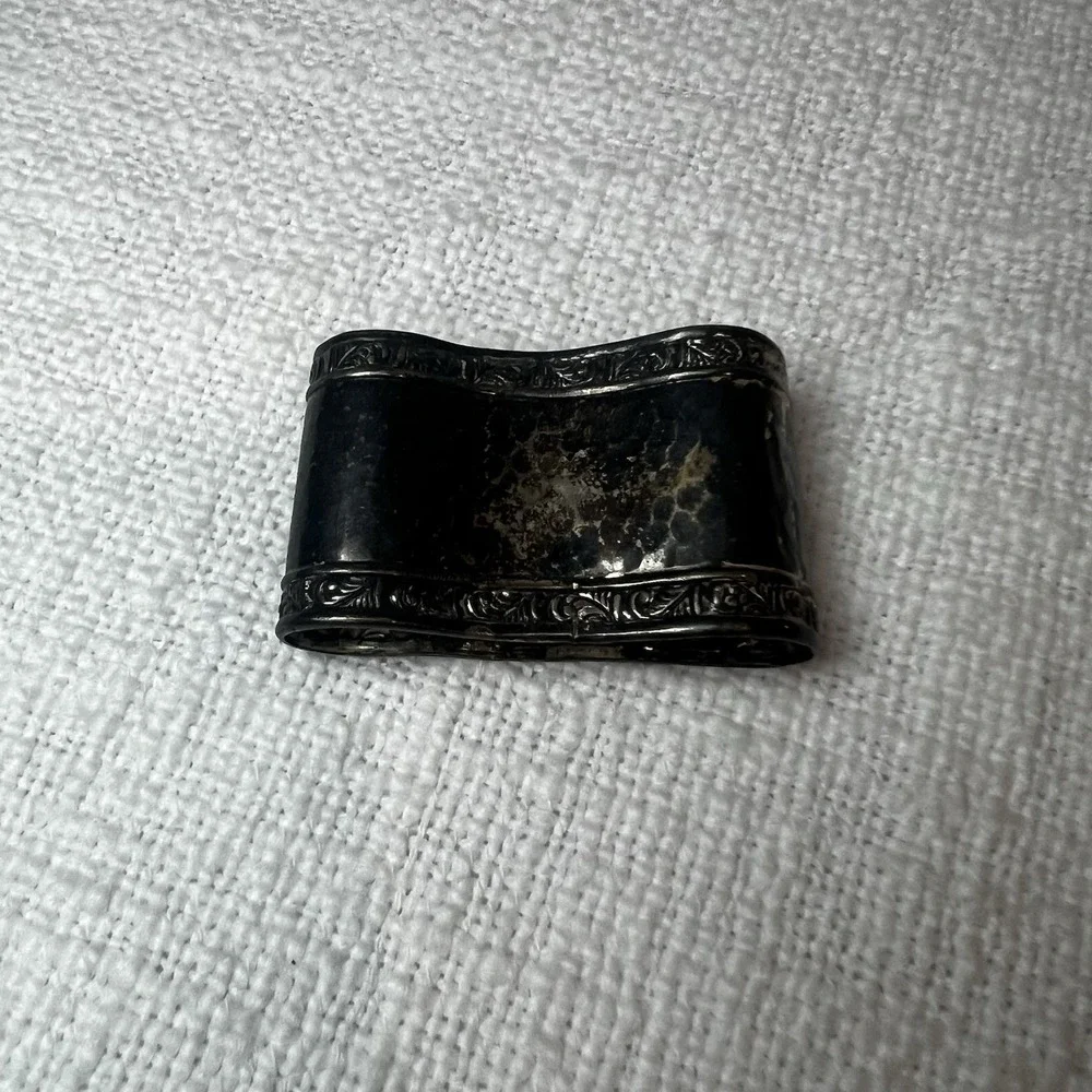 Vintage Silver‎ Patina Hammered Detail Edging Napkin Holder Antique Tablescape